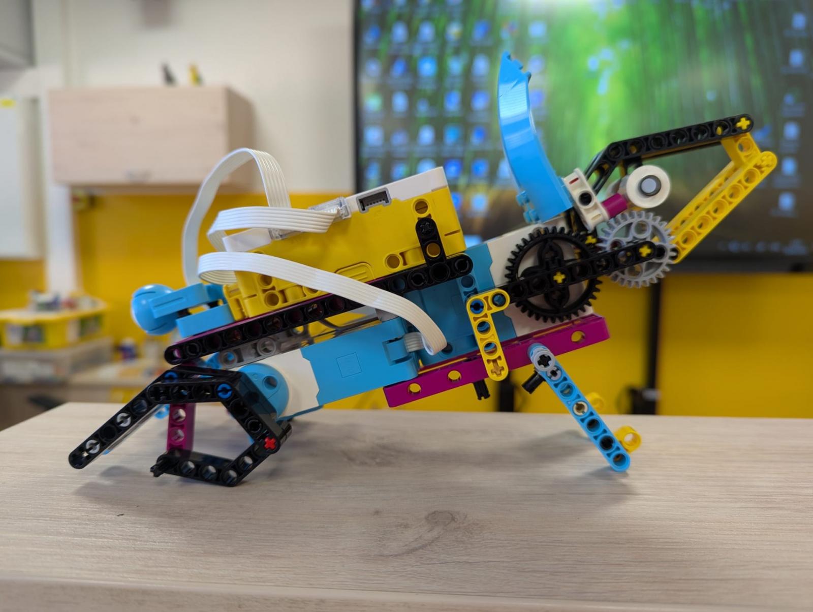 Páťáci a lego-roboti v ZŠ Rokytnice