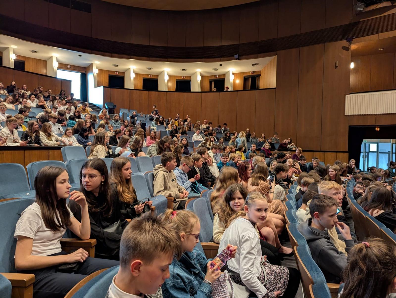 Výlety za kulturou aneb odpolední divadelní představení pro naše žáky
